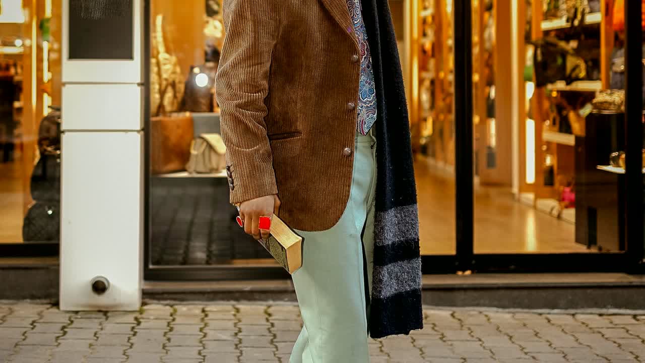 Heist movie entrance