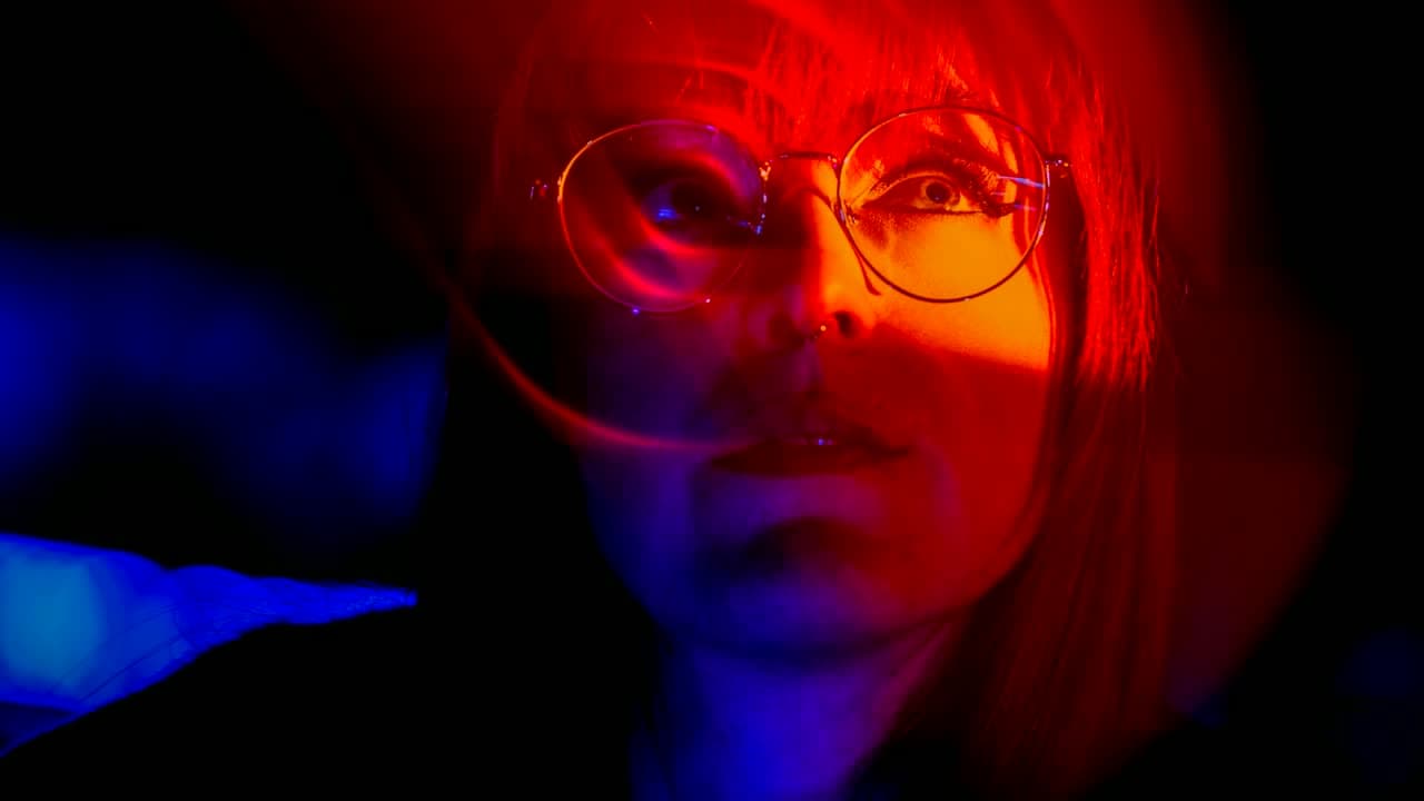 Glitch-pop singer reveal