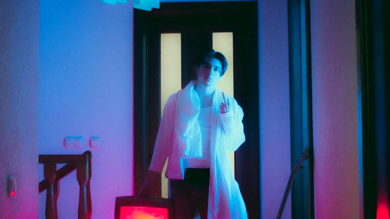 Retro moonwalk opener